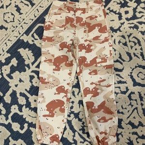 Wild Fable Joggers! Camo! Size 2!